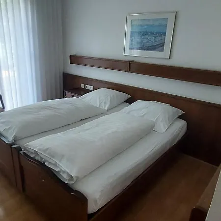 Zur Kroner Heide Отель 3*