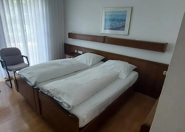 Zur Kroner Heide Hotel 3*